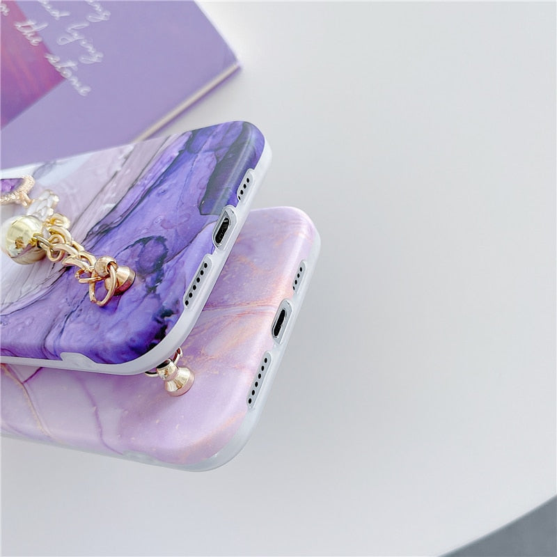 Handyhülle mit Marmor-Perlen-Liebes-Herz-Armband für iPhone, bunt