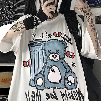 Niedlicher kleiner Bär mit Cartoon-Motiv Grafik T-Shirt