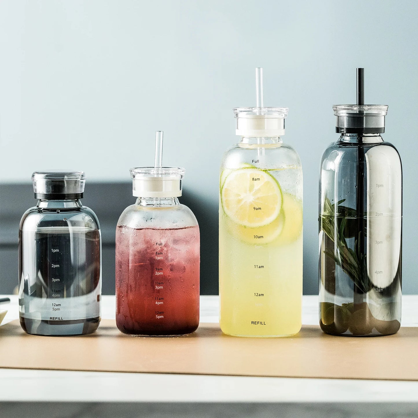 700ml große Glaswasserflasche mit Zeitmarkierungsabdeckung für Wassergetränke