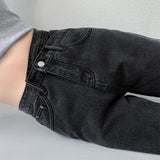 Mom-Jeans mit weitem Bein, hoher Bund, schmeichelnde Passform