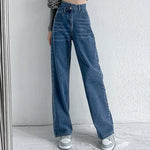 Mom-Jeans mit weitem Bein, hoher Bund, schmeichelnde Passform