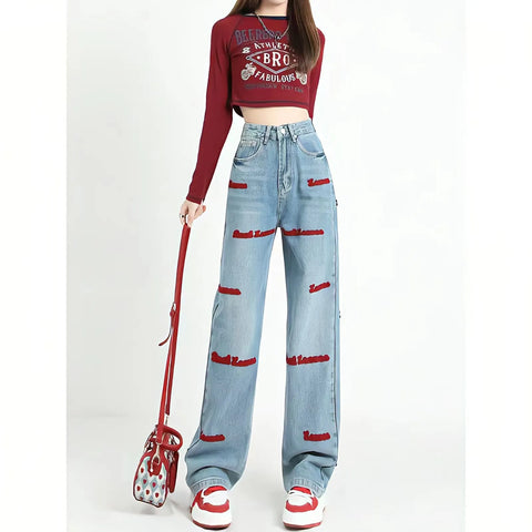 Fashion Forward: Jeans mit weitem Bein und amerikanischer Stickerei für Damen