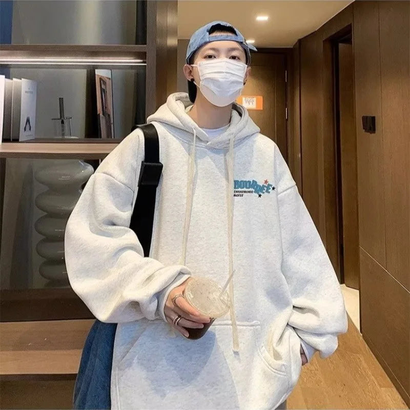 Osigrandi Lettering Skateboard Print Men Hoodie