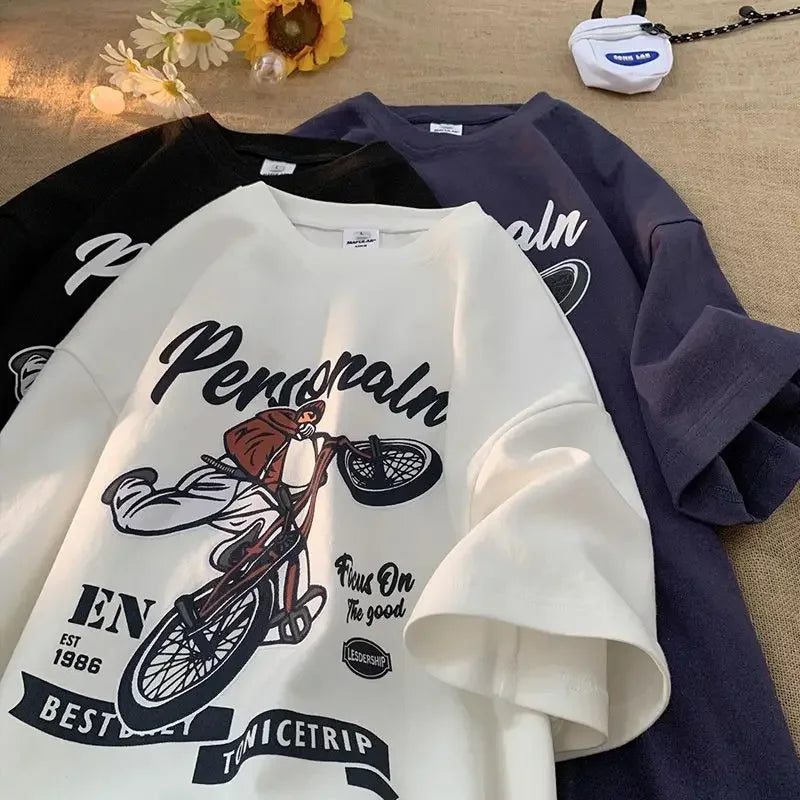 Urkomische T-Shirts mit übergroßen Grafiken: Lacher garantiert!