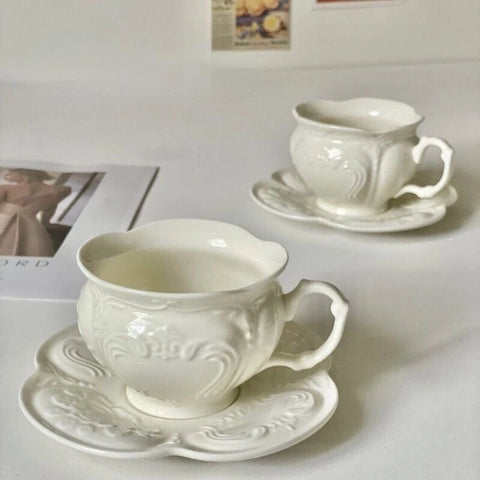 Elegantes künstlerisches Retro-Kaffeetassen-/Teller-Set aus Keramik im europäischen