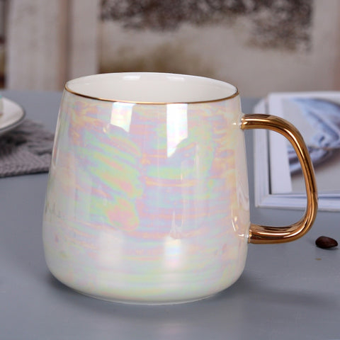 Mode-Kaffeetasse mit Perlenglasur und goldenem Griff, Regenbogen-glasierte Keramiktasse